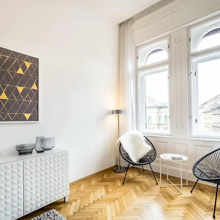 Lejlighed Bpr Luxe De Noir Et Blanc Budapest